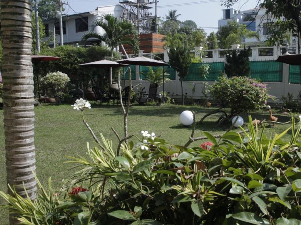 Rainbow Hotel Yangon Exterior photo