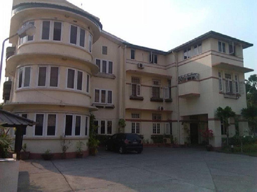 Rainbow Hotel Yangon Exterior photo